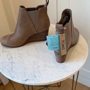 TOMS Women's Brown Wedge Ankle Boots